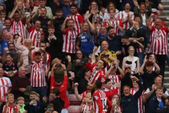 诺丁汉森林：希腊富豪投资阴影下的经济困境与球队文化变迁